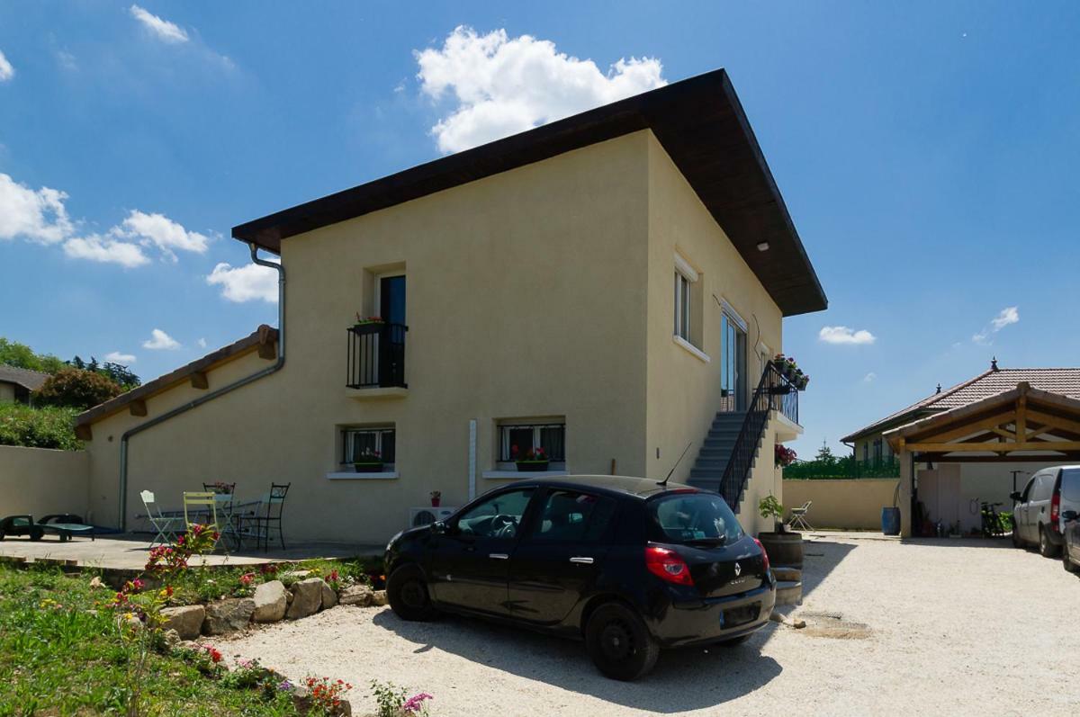 Guest House Domaine Des Grouilleres Saint-Clair-du-Rhone Exterior photo